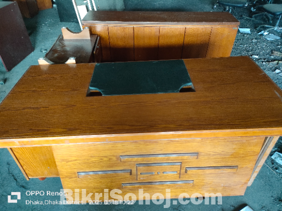 কর্পোরেট অফিস টেবিল